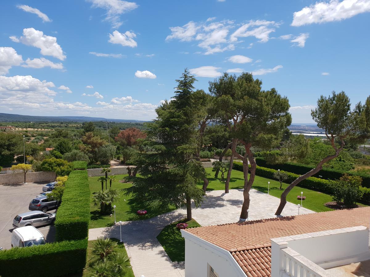 Villa Natia Mottola Eksteriør bilde